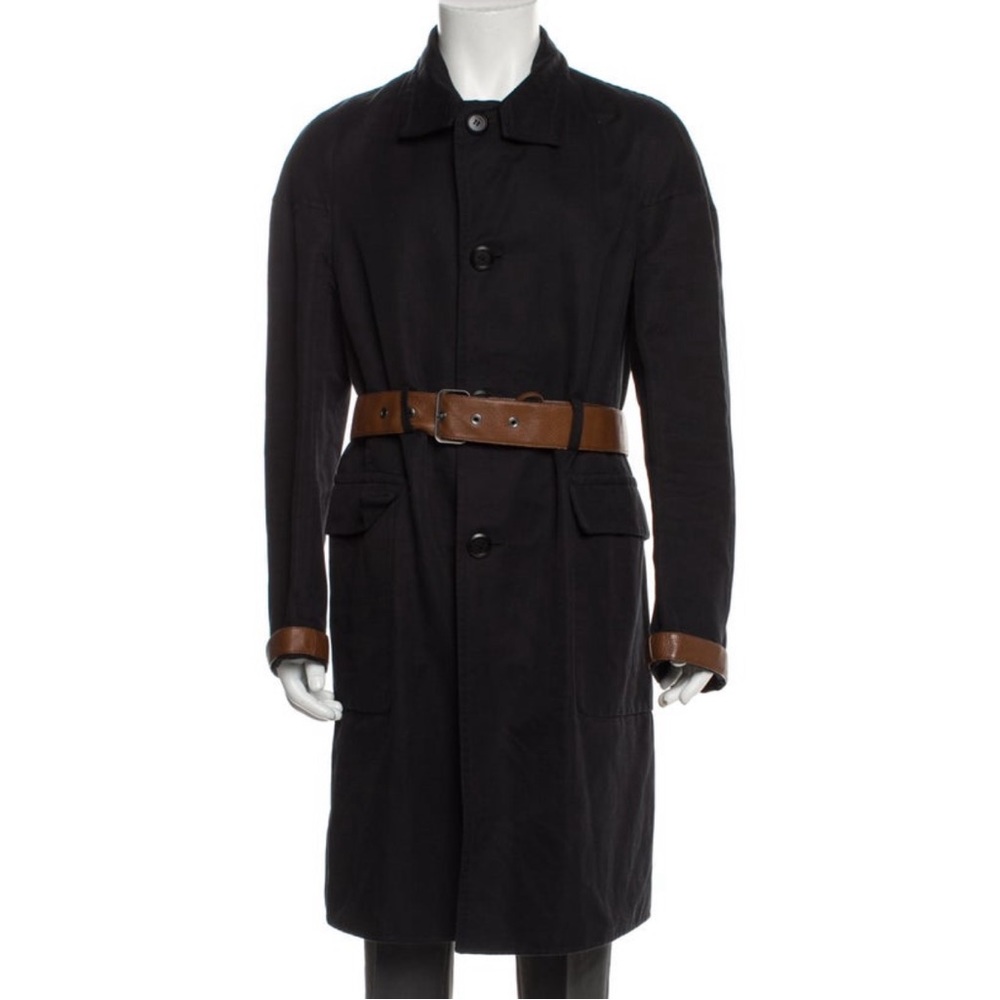 Salvatore Ferragamo Trench Coat
Blue
Colorblock Pattern
Woven Lining
Flap Pocket
